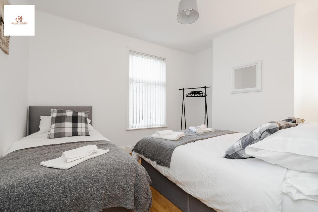 2 Bedroom House Liverpool- Large & Cosy- Sleeps 5 By Hinkley Homes Short Lets & Serviced Accommodation Exteriör bild